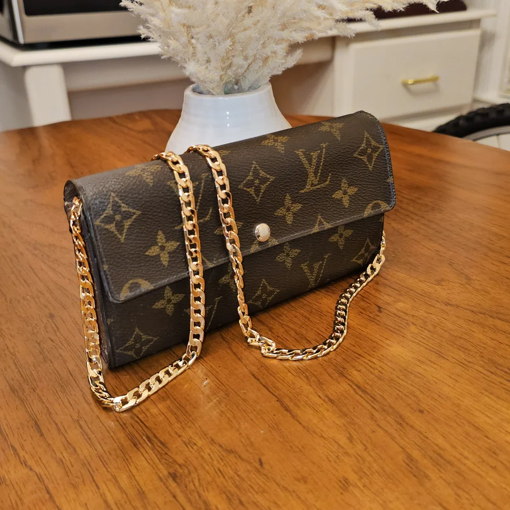LOUIS VUITTON Luxury Brown Designer Chain Wallet - Picture 2 of 16